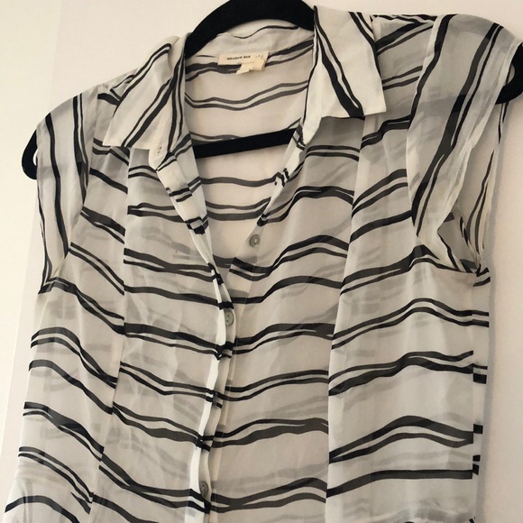 Beautiful long blouse - Picture 2 of 3